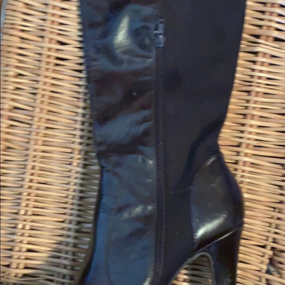 Boots - Picture 5 of 7
